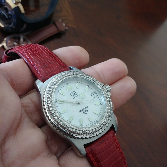 Watch - Picture 3 of 8